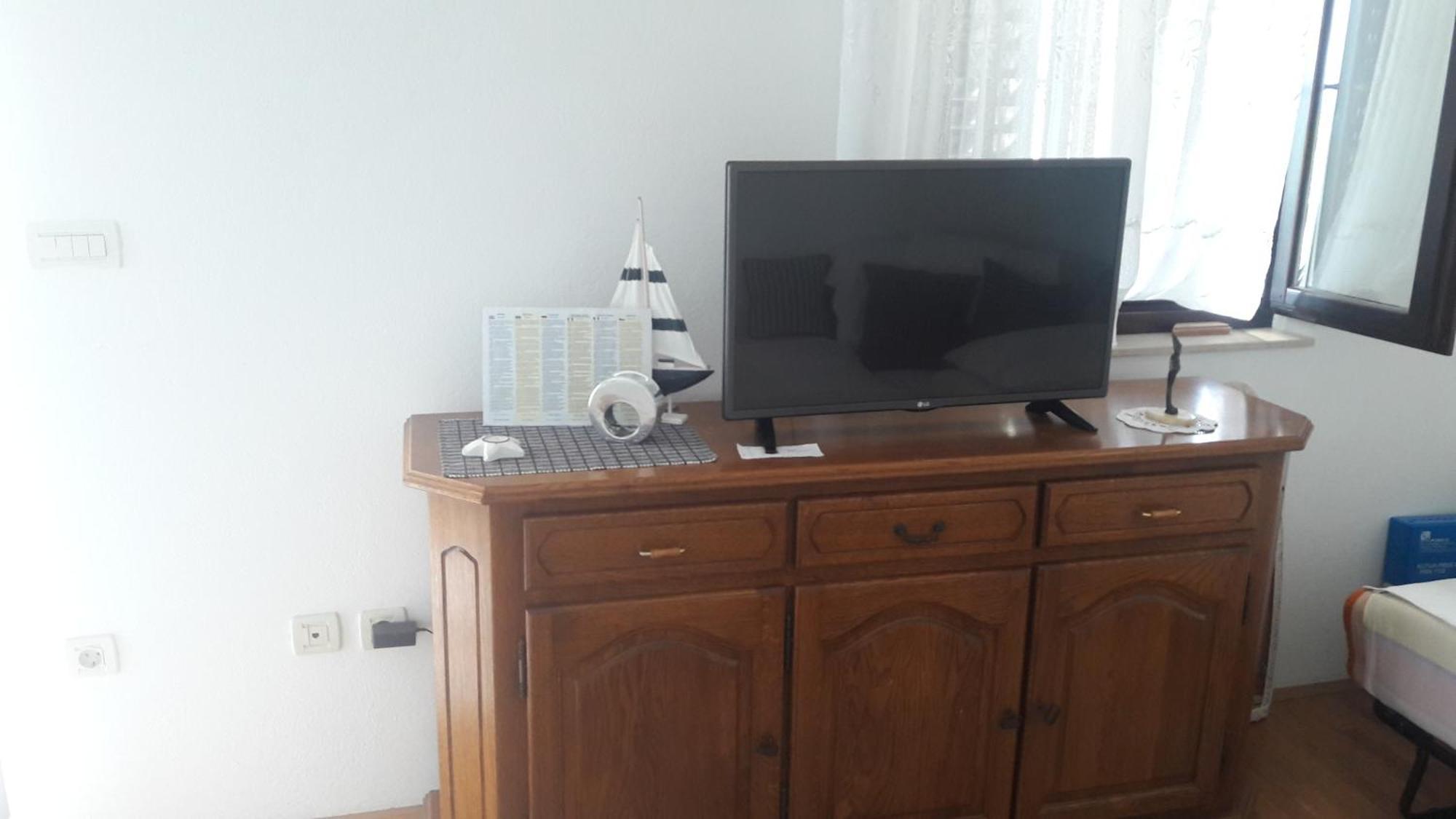 Apartments And Rooms By The Sea Sutivan, Brac - 2943 Quarto foto